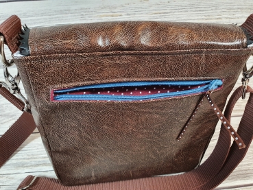 Tasche / Umhängetasche / Kunstledertasche braun mit Trachtenmotiv, Landhausstil, Dirndltasche