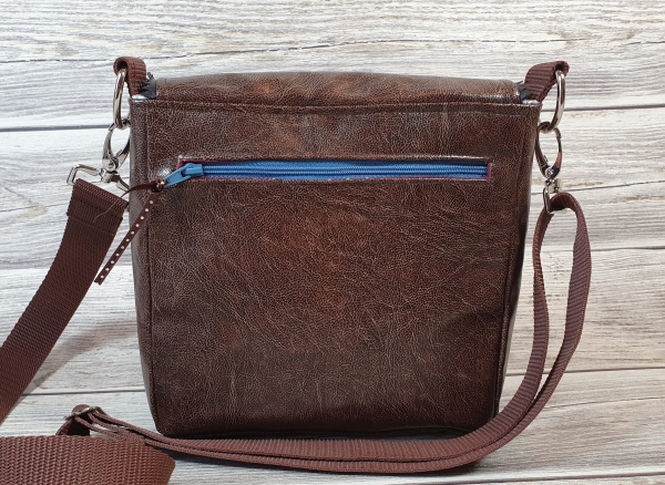 Tasche / Umhängetasche / Kunstledertasche braun mit Trachtenmotiv, Landhausstil, Dirndltasche